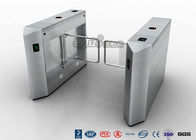 An ninh 900mm Swing Barrier Gate Handicap Có thể truy cập RFID Turnstyle Gates