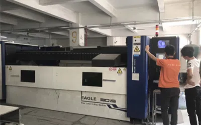 Blog công ty mới nhất về Cải thiện quản lý luồng ra vào của khách tham quan và nhân viên trong các tòa nhà doanh nghiệp thông qua cổng kiểm soát ra vào bằng RFID