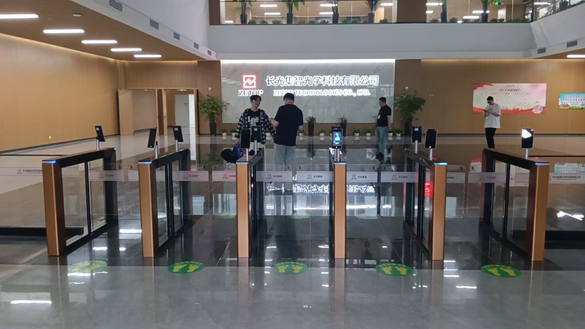 Blog công ty mới nhất về Cửa quay thông minh dành cho người đi bộ: Thúc đẩy phát triển thành phố thông minh với khả năng tiếp cận đa kịch bản thống nhất